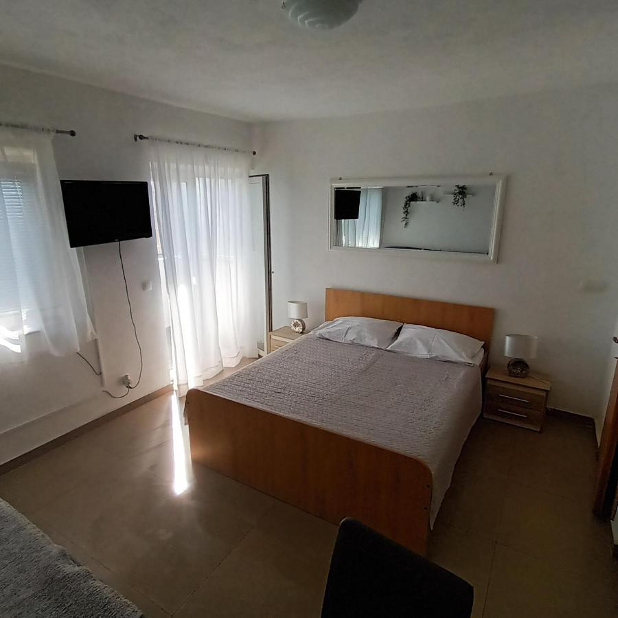 Apartments Monika Omiš Екстериор снимка