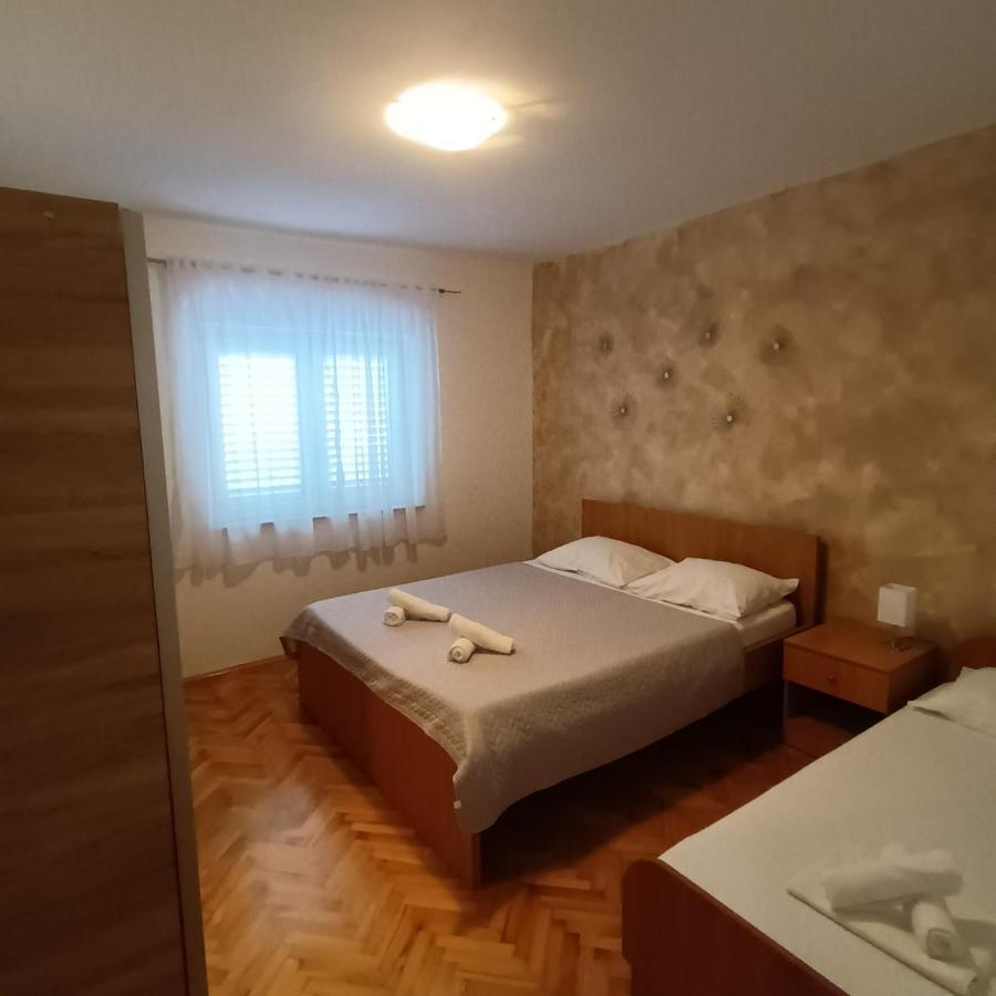 Apartments Monika Omiš Екстериор снимка