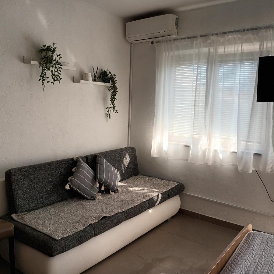 Apartments Monika Omiš Екстериор снимка